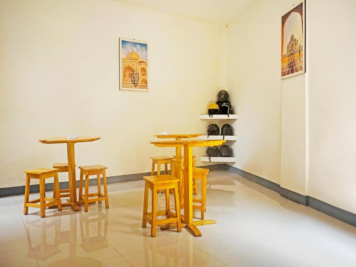 OYO 91412 Ameera Inn Jakarta Buitenkant foto